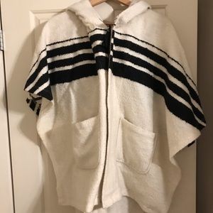 Aritzia Golden by TNA poncho